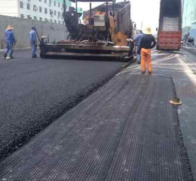 河北石家庄双向玻纤土工格栅 质优价低，引领钢塑土工格栅行业先锋