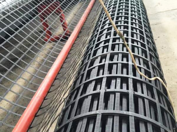 双向塑料土工格栅与钢塑土工格栅的比较与应用